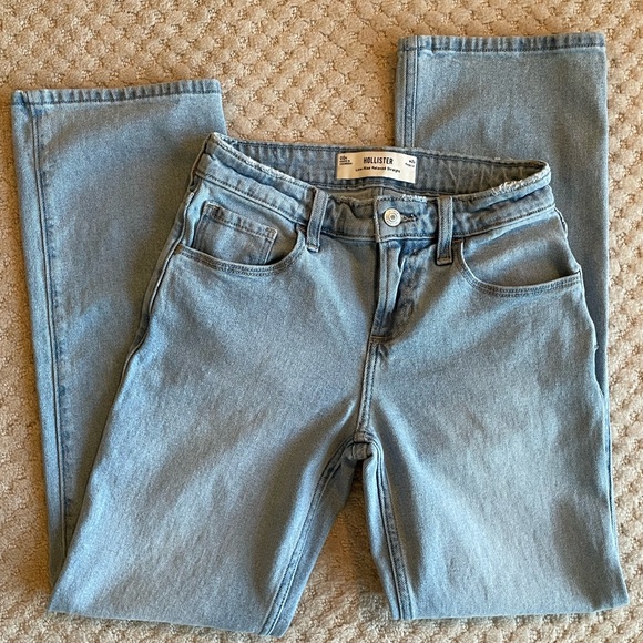Hollister Low-Rise Relaxed Straight Leg Jeans Light Wash 00/24 Regular - Picture 8 of 9